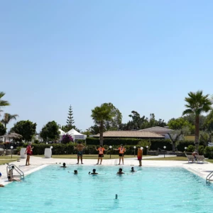 Vista panoramica della piscina del Villaggio Camping da Mario