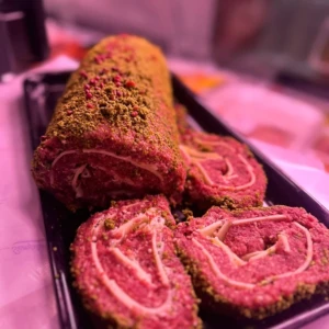 Preparazione rotolo di carne della Macelleria Carni Sabatini