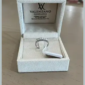 Anello con pietre da Valenzano Gioielleria