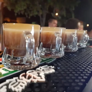 Bevande su bancone bar Micos