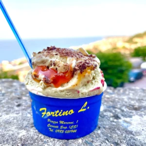 Coppetta gelato con vista panoramica Cariati