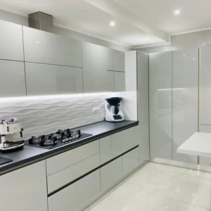Cucina moderna colore bianco luminosa da Mobilificio Madera