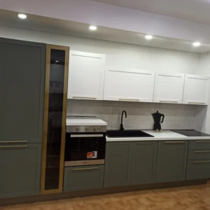 Cucina grigia e bianca da Mobilificio Madera