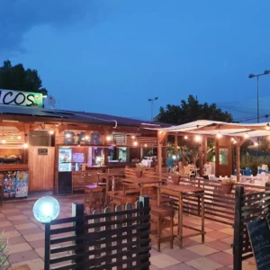 Esterno entrata bar Micos