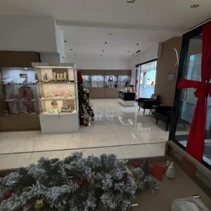 Negozio interno a tema natalizio da Valenzano Gioielleria
