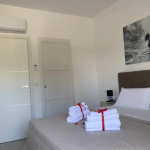 Vista angolata letto San Giovanni Rooms & Apartments