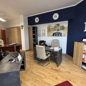 Seconda angolazione dell'interno dell'ufficio di I'm Rental Store Mandatoriccio