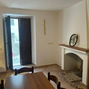 Vista interna della porta d'ingresso del B&B Casa Silenzio