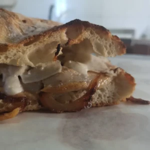 Vista ravvicinata pitta farcita da La Baracca