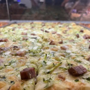 Vista ravvicinata pizza da La Baracca