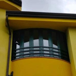 Finestra esterno colore verde di Ditta Scarcella