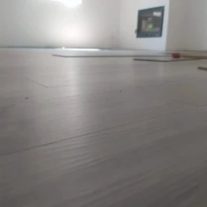 Vista dal basso del pavimento Decò Clap end Go di Ditta Scarcella