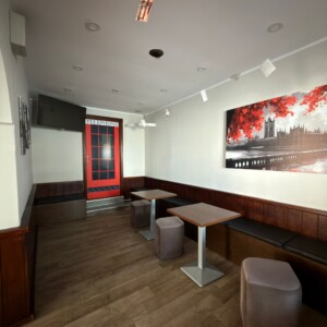 Interno London Café