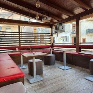 Interno terrazzo London Café