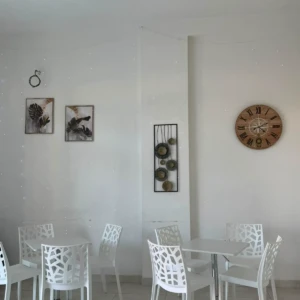 Arredamento interno con decorazioni murarie Crema & Cioccolata