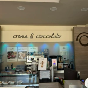 Vista angolata banco Crema & Cioccolata
