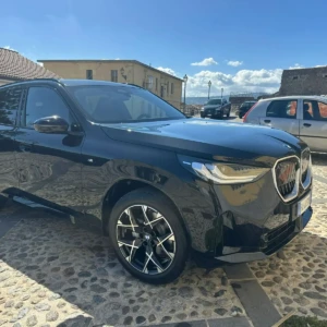 Bmw nera I'm Rental Store Mandatoriccio