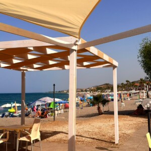 Vista esterna su spiaggia Bar Maremoto
