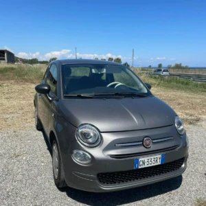 Fiat 500 grigio opaco I'm Rental Store Mandatoriccio