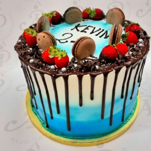 Torta con Macaron al cioccolato con sfumature di azzurro di Antonio Palmieri Pasticceria